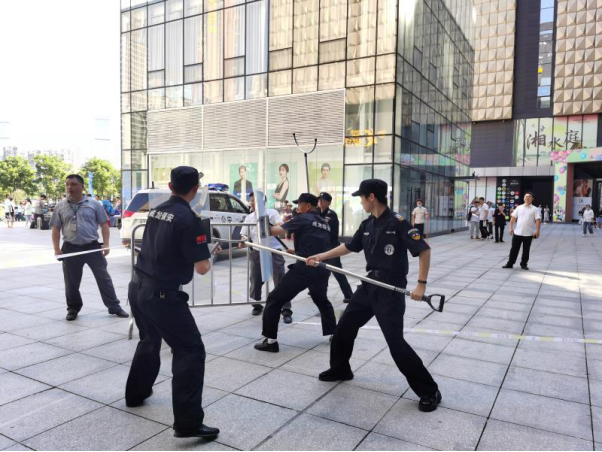 長沙市威龍保安服務(wù)有限公司,威龍保安服務(wù),長沙保安公司,湖南保安服務(wù),銀行保安,安保公司,明星安保