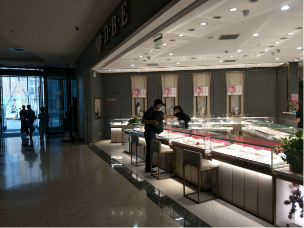 長沙市威龍保安服務(wù)有限公司,威龍保安服務(wù),長沙保安公司,湖南保安服務(wù),銀行保安,安保公司,明星安保