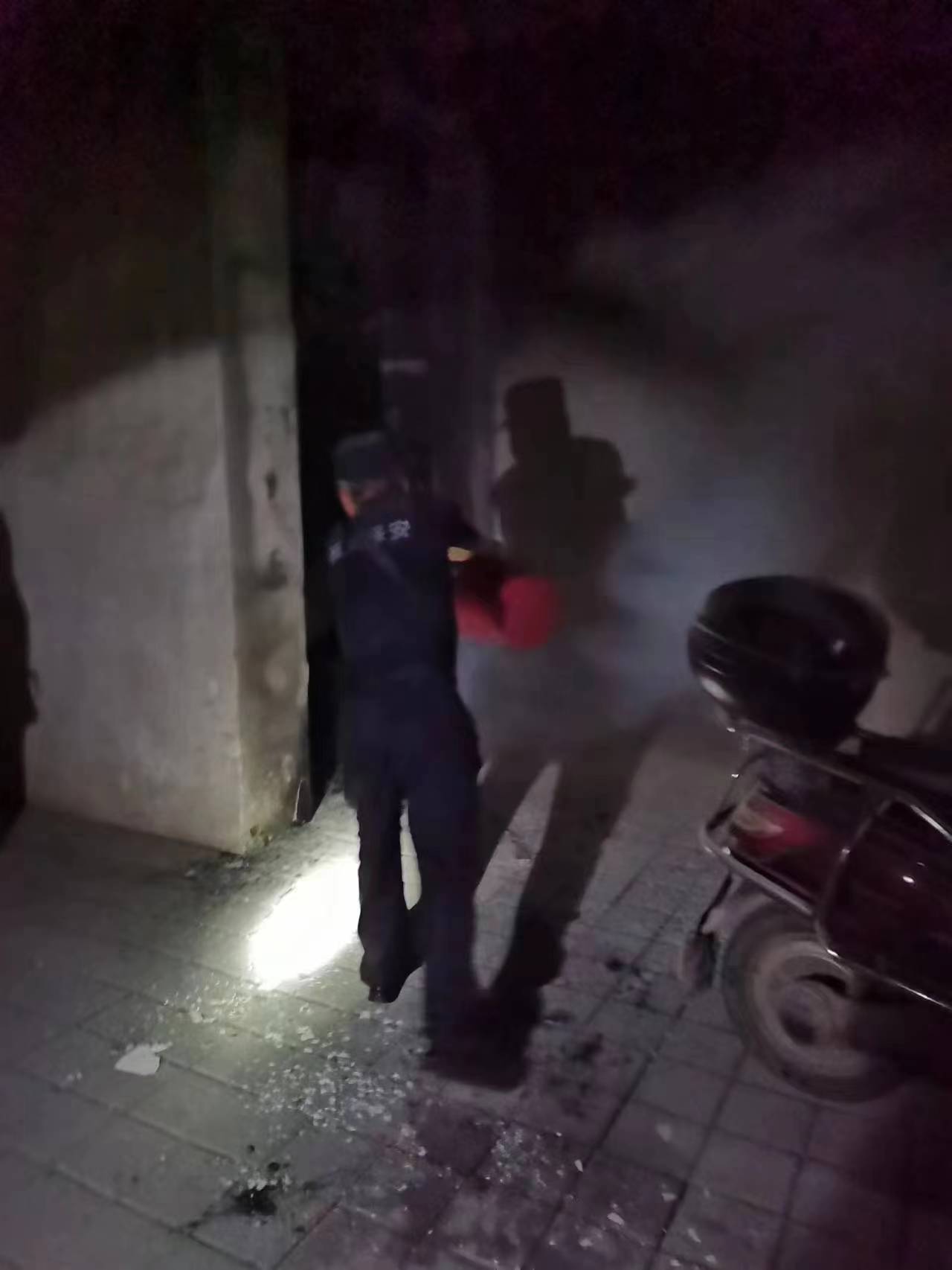 長沙市威龍保安服務(wù)有限公司,威龍保安服務(wù),長沙保安公司,湖南保安服務(wù),銀行保安,安保公司,明星安保