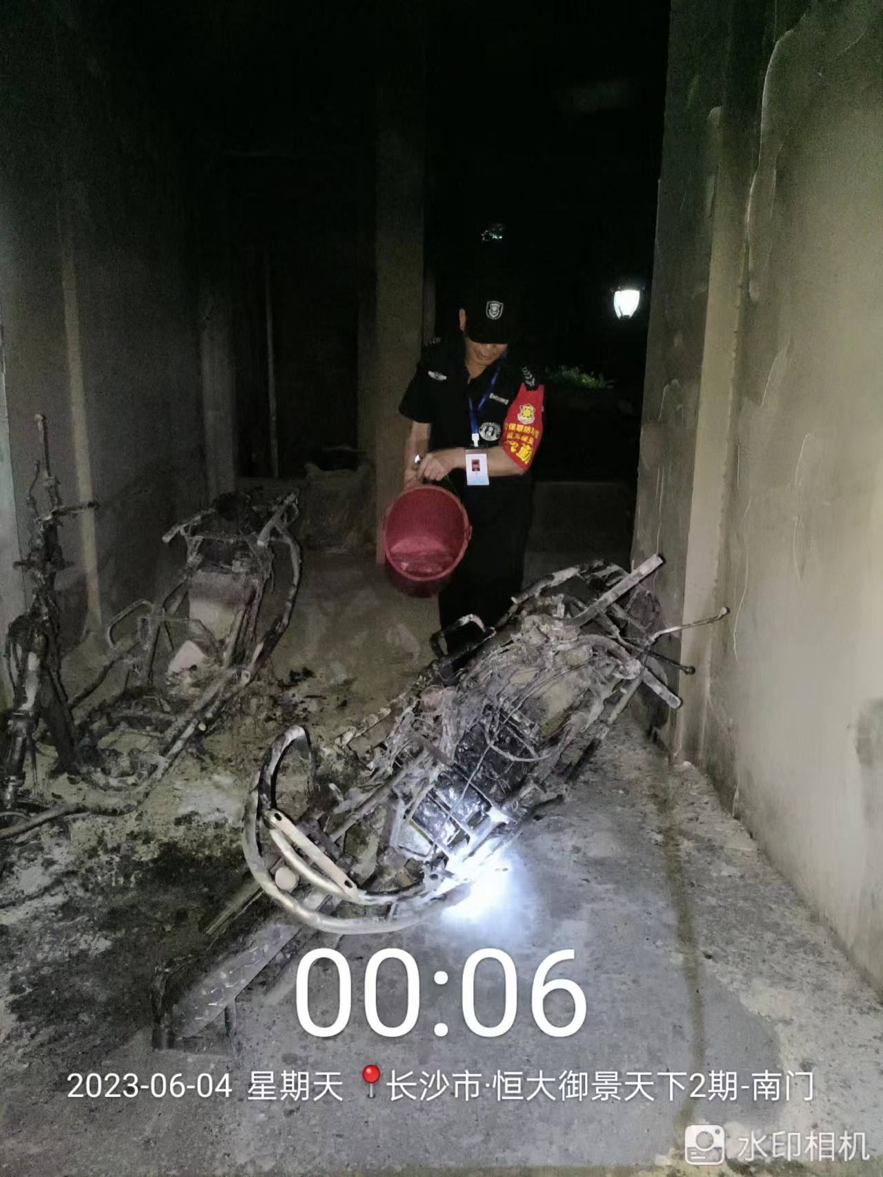 長沙市威龍保安服務(wù)有限公司,威龍保安服務(wù),長沙保安公司,湖南保安服務(wù),銀行保安,安保公司,明星安保