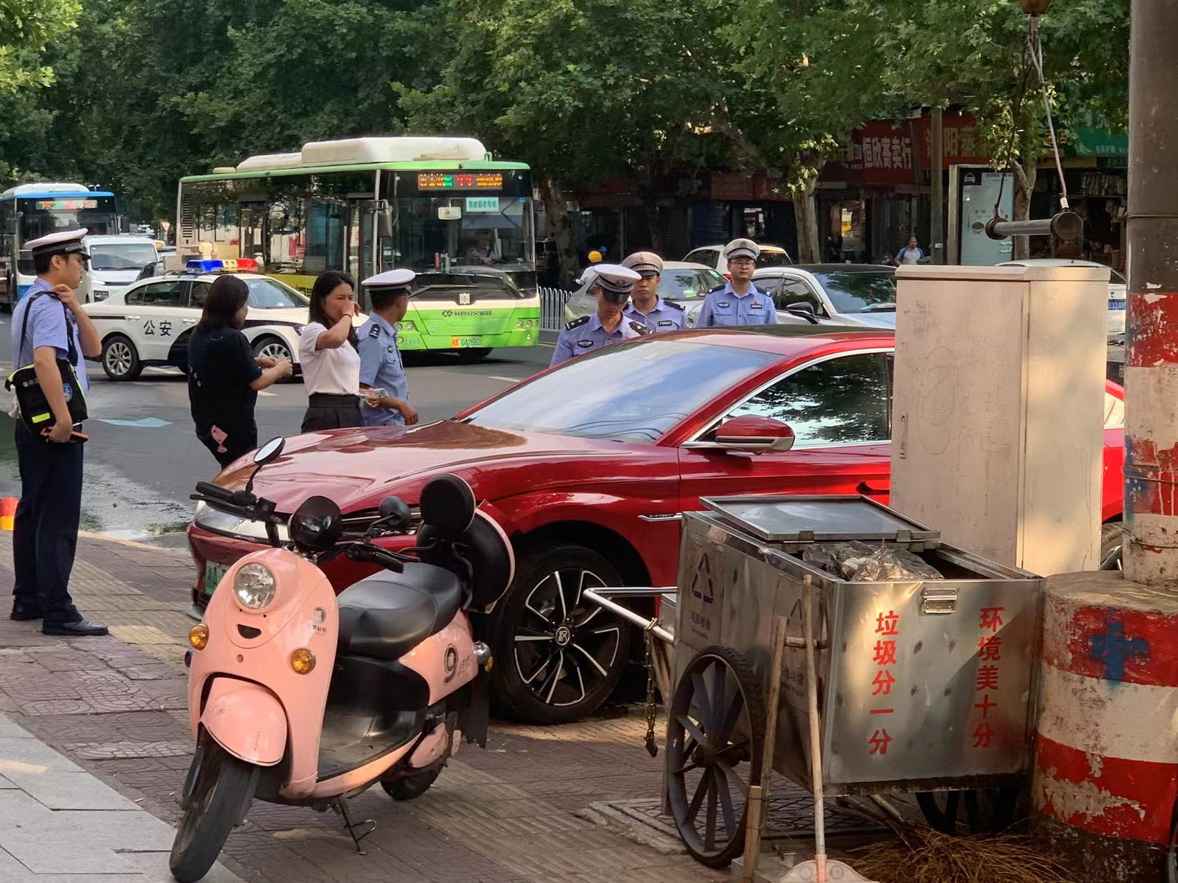 長(zhǎng)沙市威龍保安服務(wù)有限公司,威龍保安服務(wù),長(zhǎng)沙保安公司,湖南保安服務(wù),銀行保安,安保公司,明星安保
